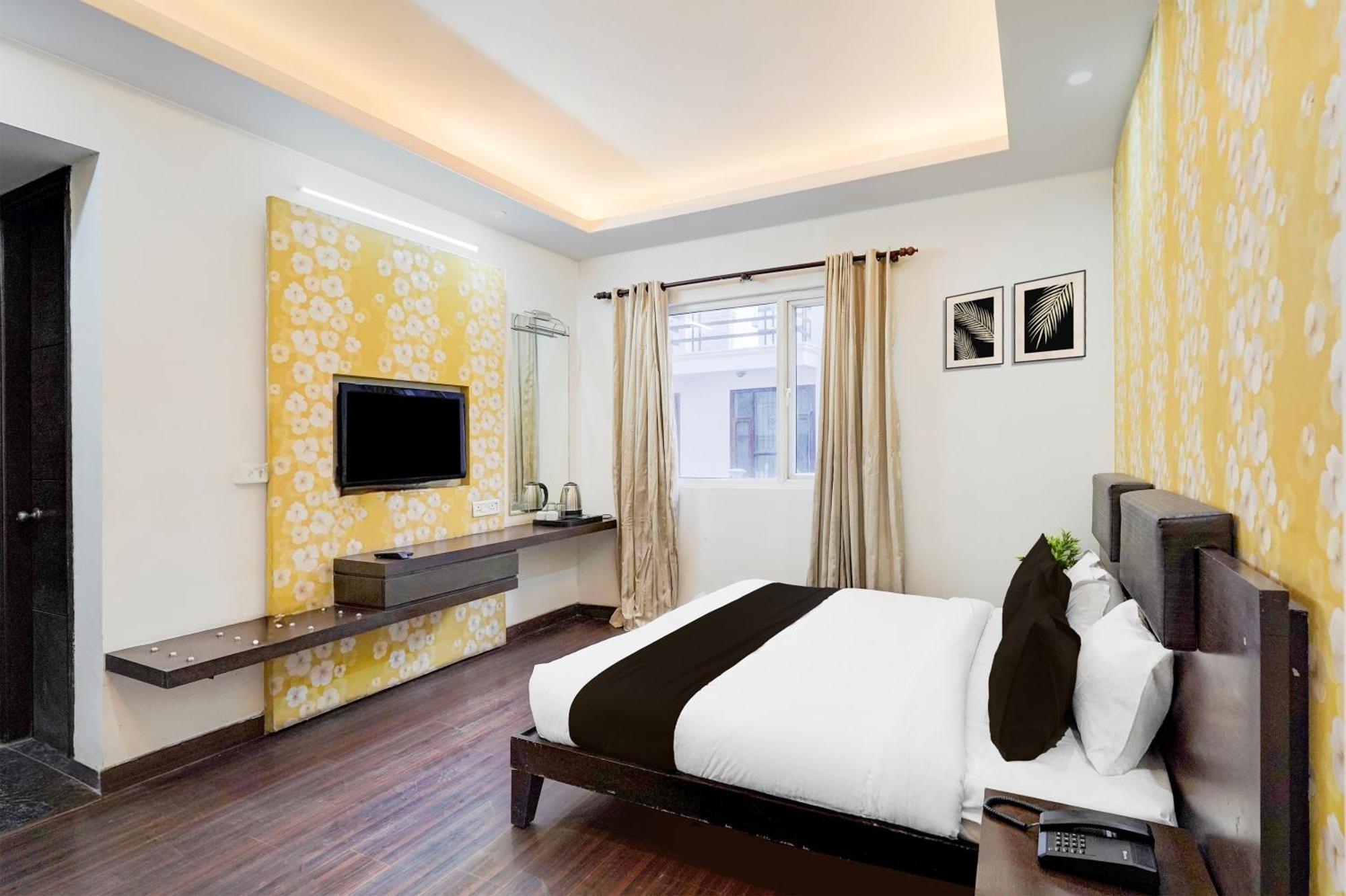 Hotel Super Townhouse Sector 51 Noida Near Metro Station Exterior foto