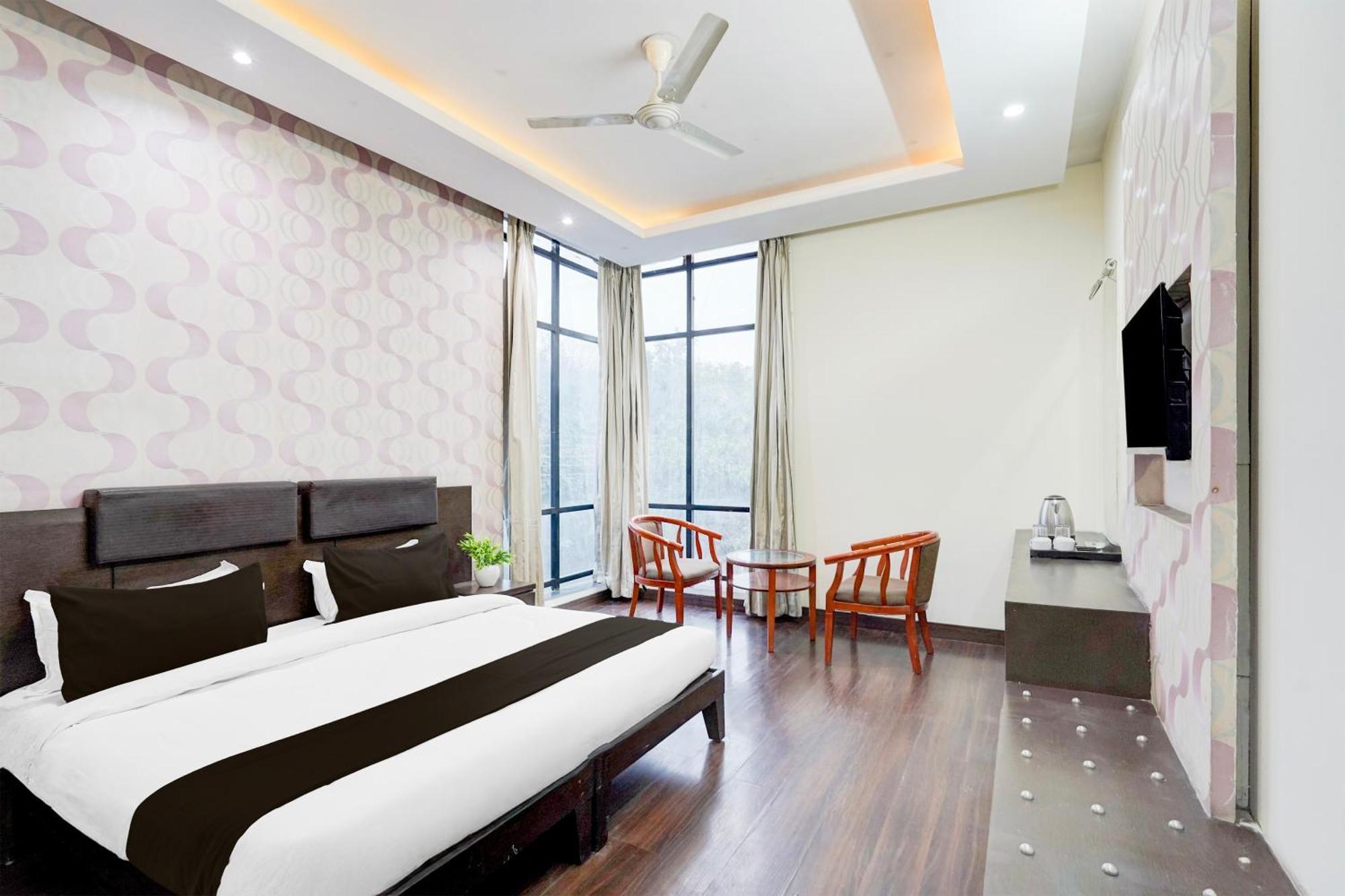 Hotel Super Townhouse Sector 51 Noida Near Metro Station Exterior foto
